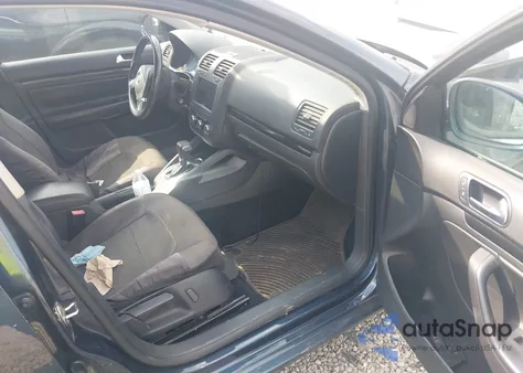 2010 Volkswagen Jetta Tdi z USA, uszkodzony, nr VIN 3VWRL7AJ6AM086568